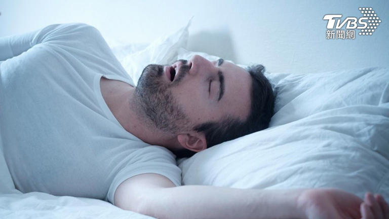 每秒震動上千次！打呼加速血管硬化　「中風」風險大增