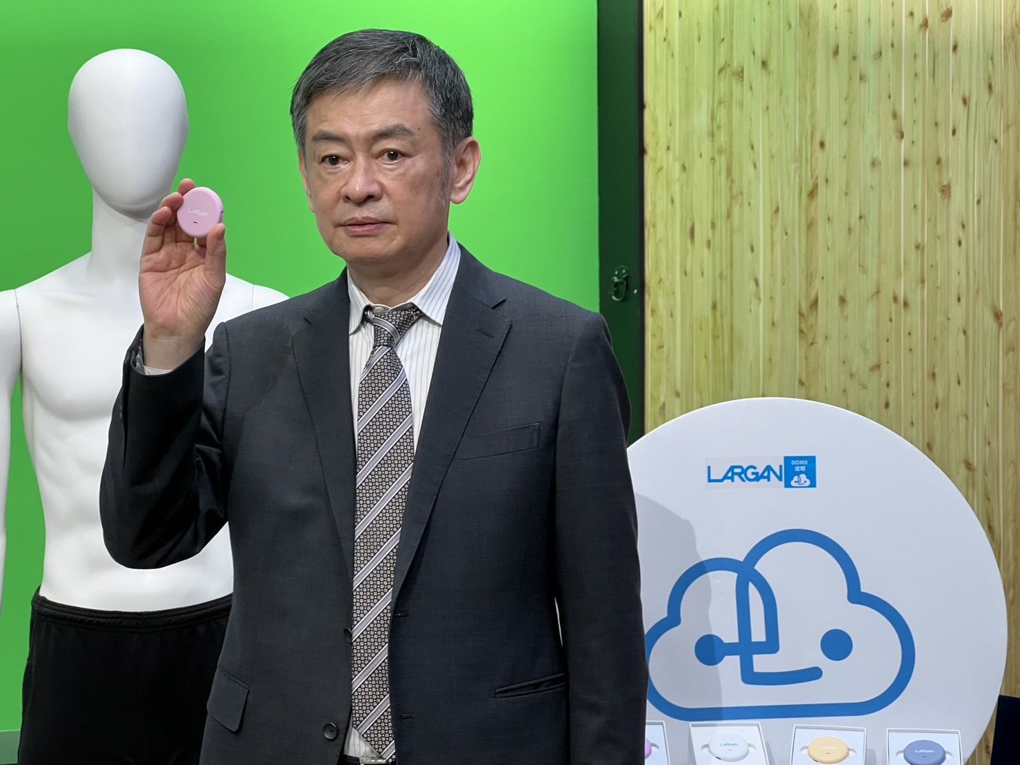 Largan Precision diversifies into healthcare! Subsidiary Largan Health AI-TECH launches New Sleep Monitoring Product – Lin En-ping: "Slept well" after trying It for one night